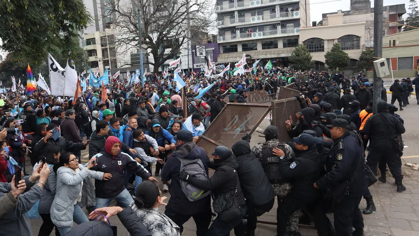 Arjantin’de halk yine ayakta!