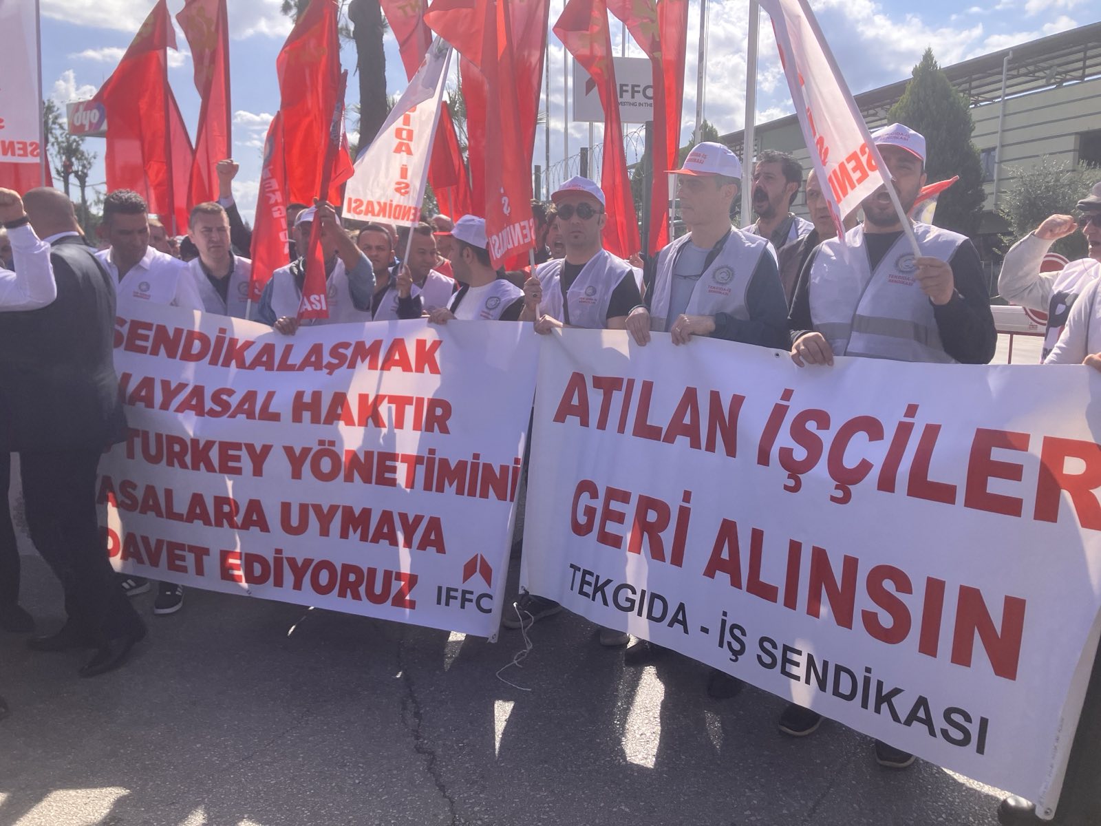 IFFCO’ya sendika girecek, atılan işçiler geri alınacak!