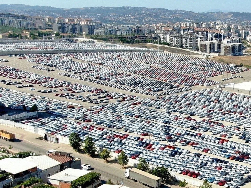 Bursa OYAK Renault’dan bir işçi: Tüm sendikalar gücünü birleştirmeli, ortak mücadele etmelidir!