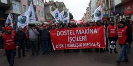 Gebze Dostel Makina’dan bir işçi